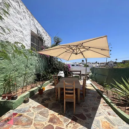Casa Gatti - Casa Storica Del '900 A Lanzarote Tiagua