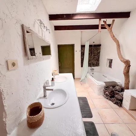Casa Gatti - Casa Del '900 Nel Centro Di Lanzarote - Relax Tra I Vulcani 3* Tiagua