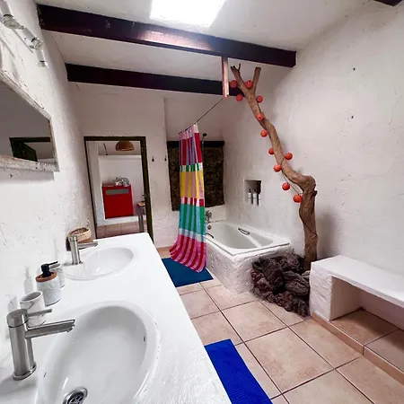 Casa Gatti - Casa Del '900 Nel Centro Di Lanzarote - Relax Tra I Vulcani Tiagua