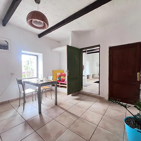 Casa Gatti - Casa Del '900 Nel Centro Di Lanzarote - Relax Tra I Vulcani Πανσιόν Tiagua